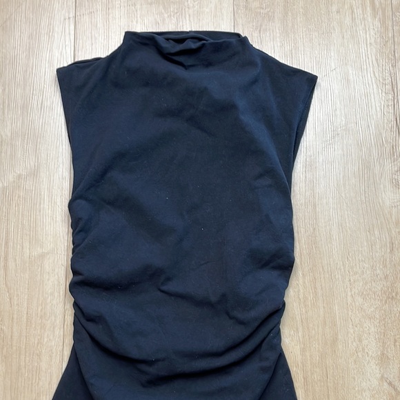 NEW REFORMATION Alden Mock Neck Mini Dress
Black, SIZE SMALL 1561 - Picture 7 of 13